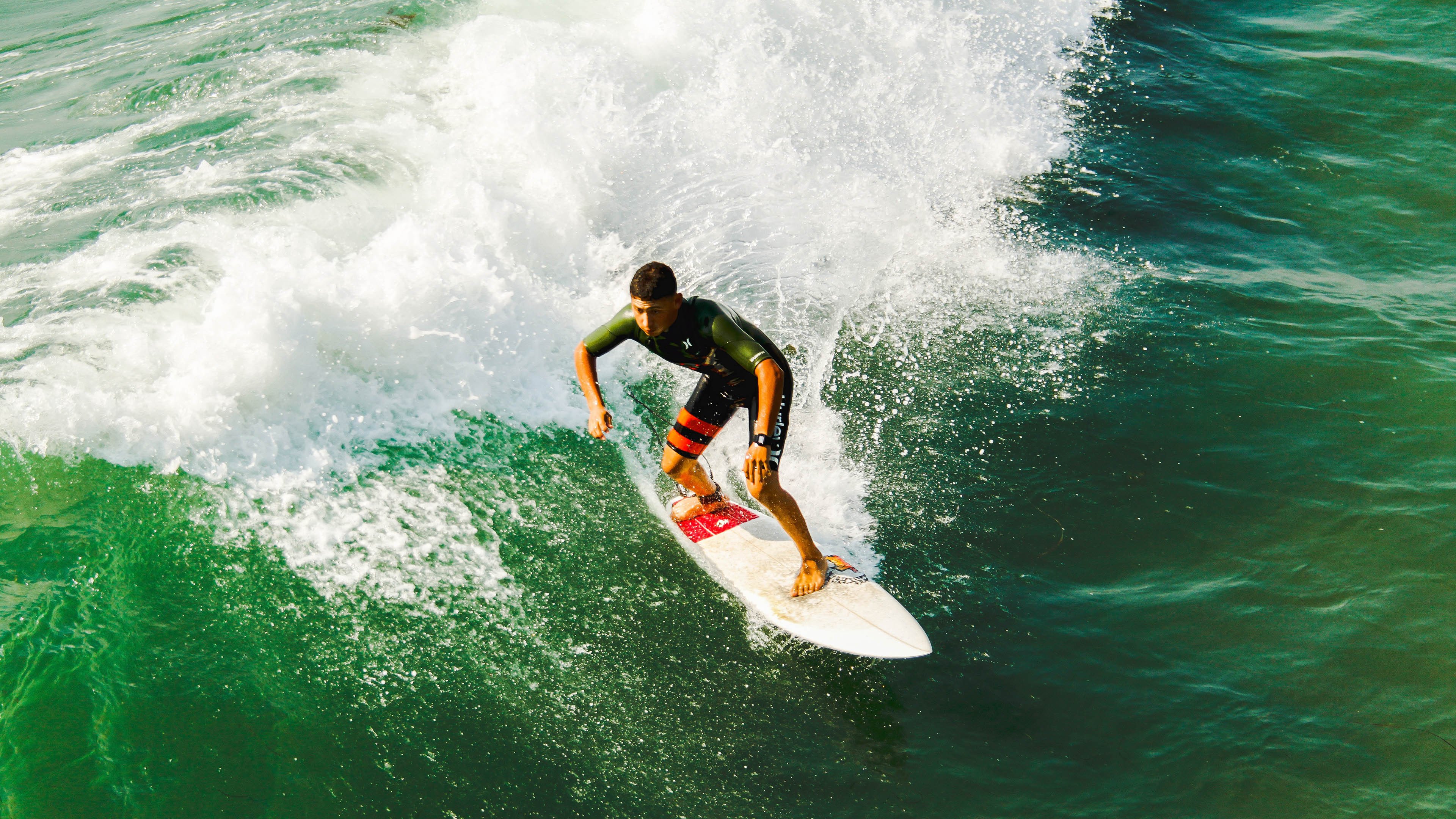 当亚平宁的蓝邂逅三狮军团的白，那不勒斯式胜利与C罗的永恒星光